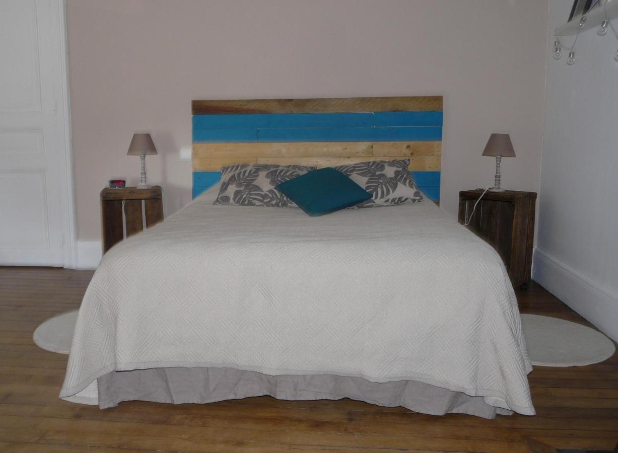 La Pie Grieche Bed & Breakfast Lucquy Dış mekan fotoğraf